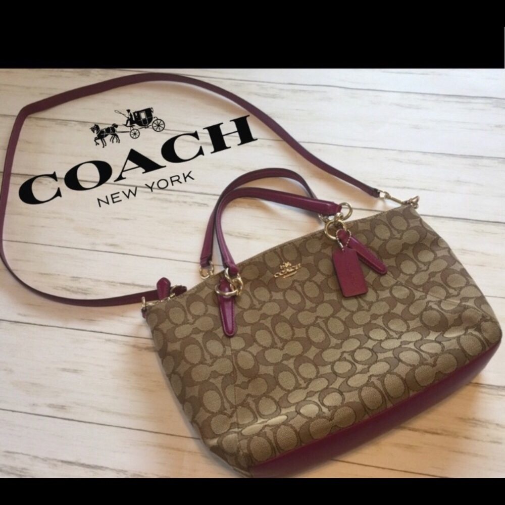 Coach Signature Kelsey Satchel